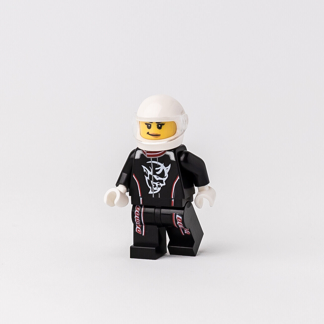 New LEGO 2018 Dodge Challenger SRT Demon Driver, Female Minifigure - (sc076) - StudBee