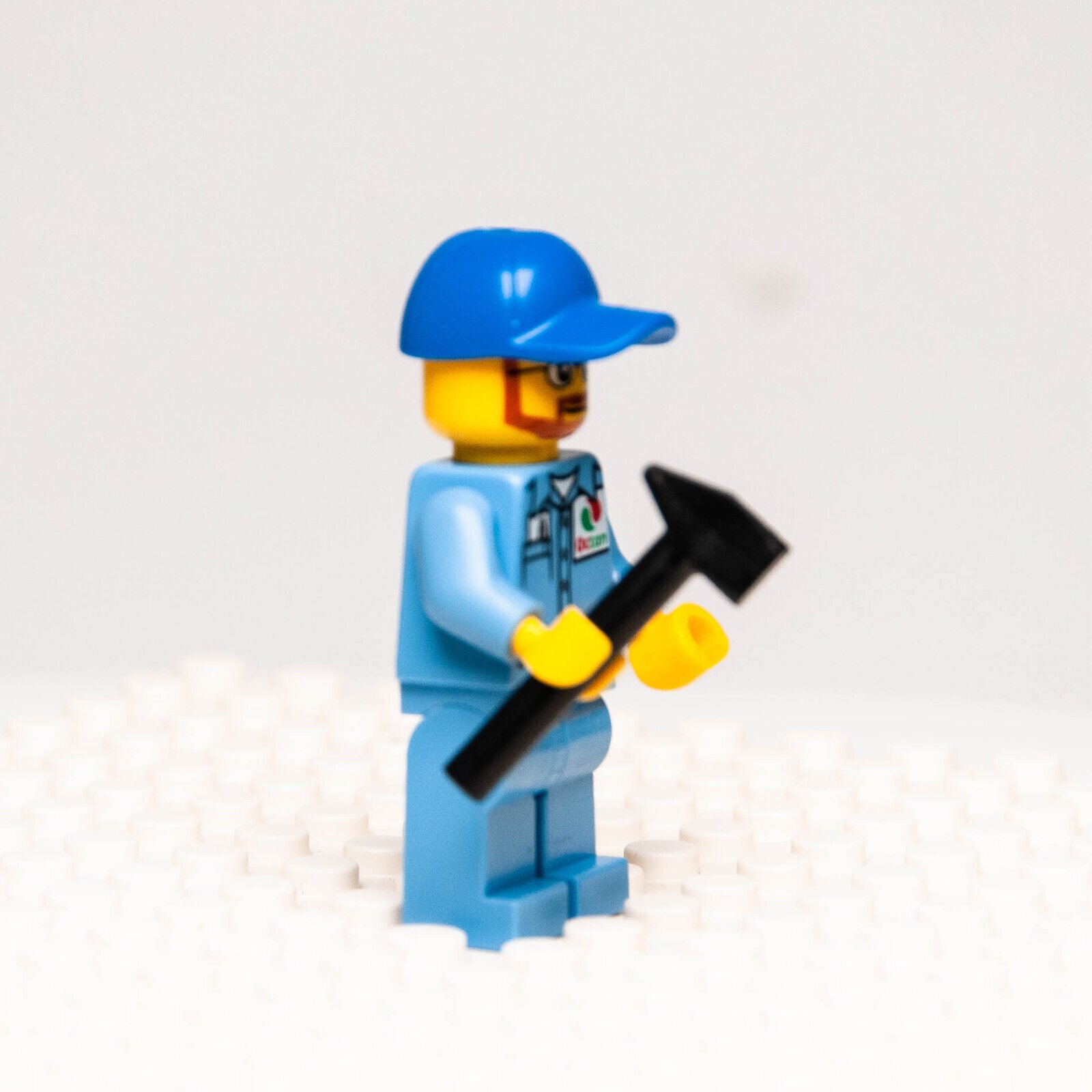 LEGO City Town Octan Minifigure Service Station Employee cty0673 60132 Uniform - StudBee
