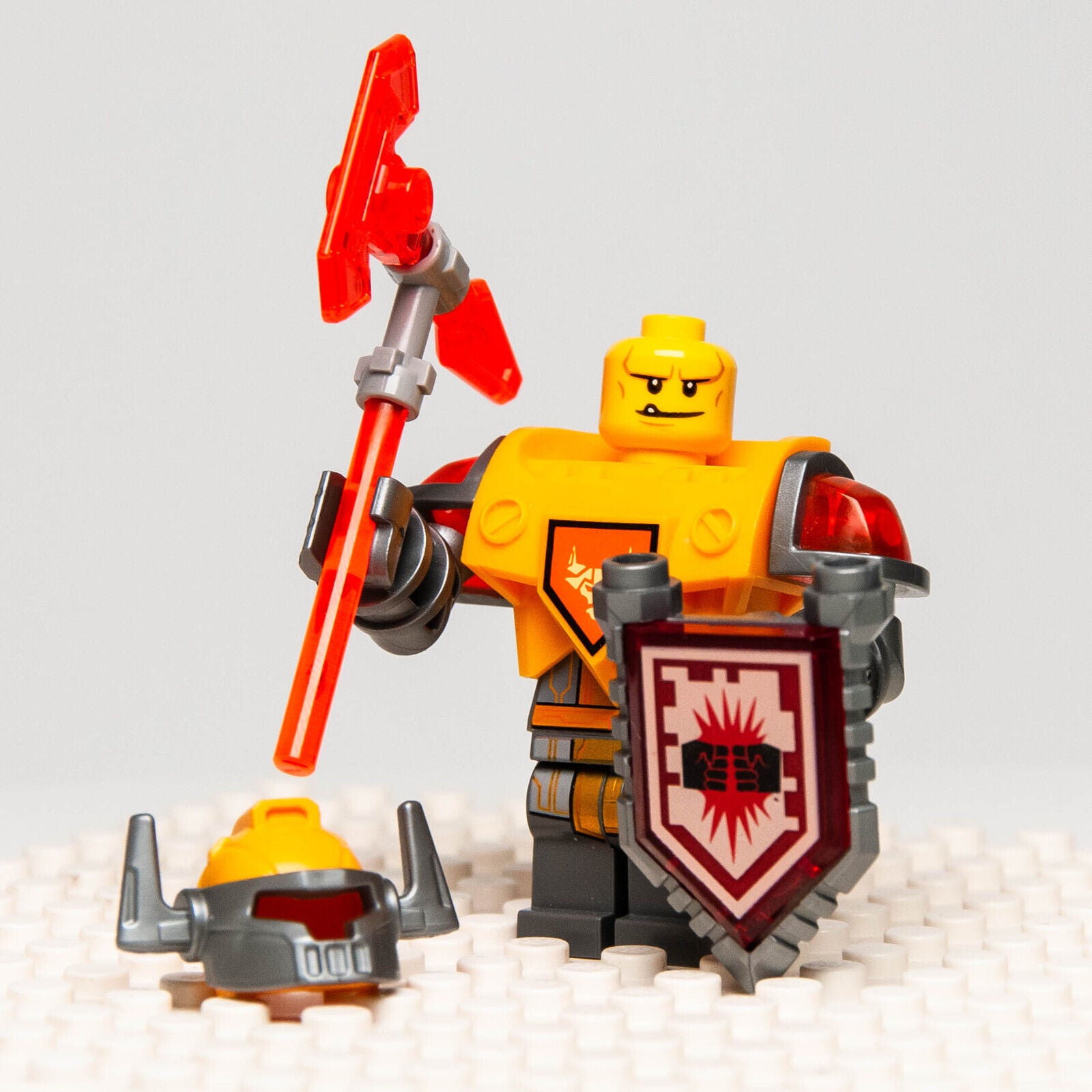 Lego Nexo Knights Minifigure - Battle Suit Axl w/ Shield & Weapon (nex079) 70365 - StudBee