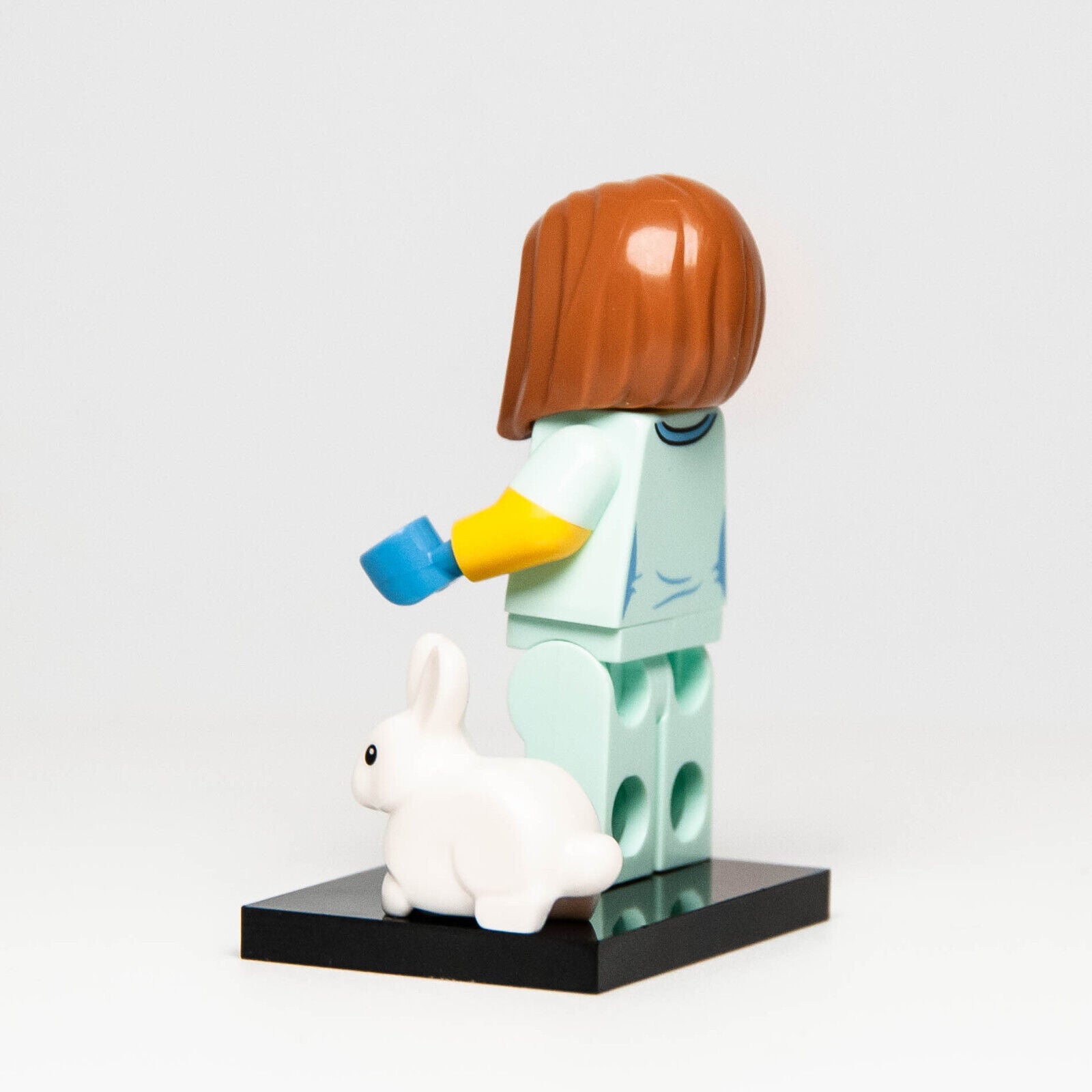 Lego CMF Series 17 Minifigure: Female Veterinarian & Bunny Rabbit (col17-5 71018 - StudBee