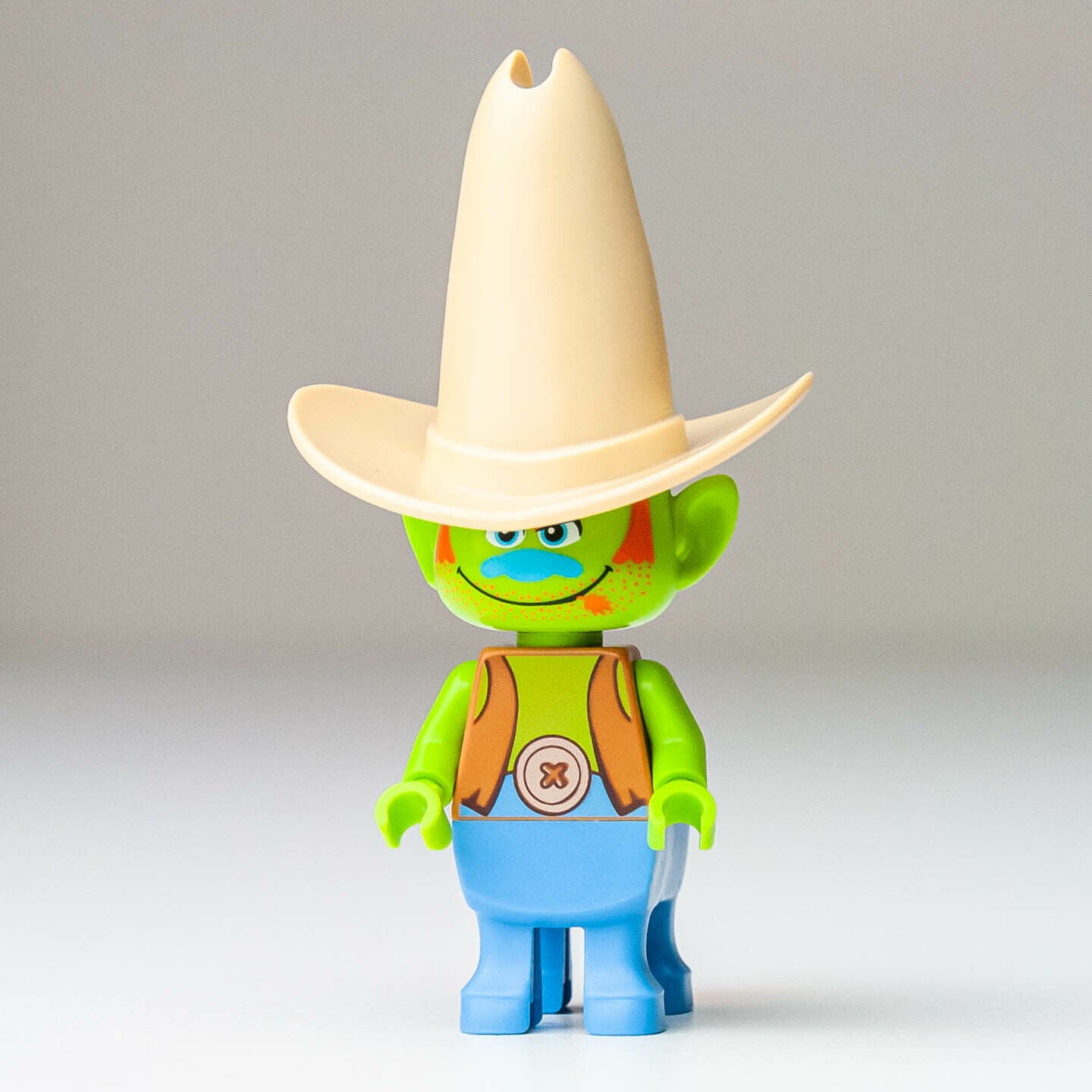 New LEGO Hickory with Hat Minifigure - Vibe City Concert - 41258 (twt025) - StudBee