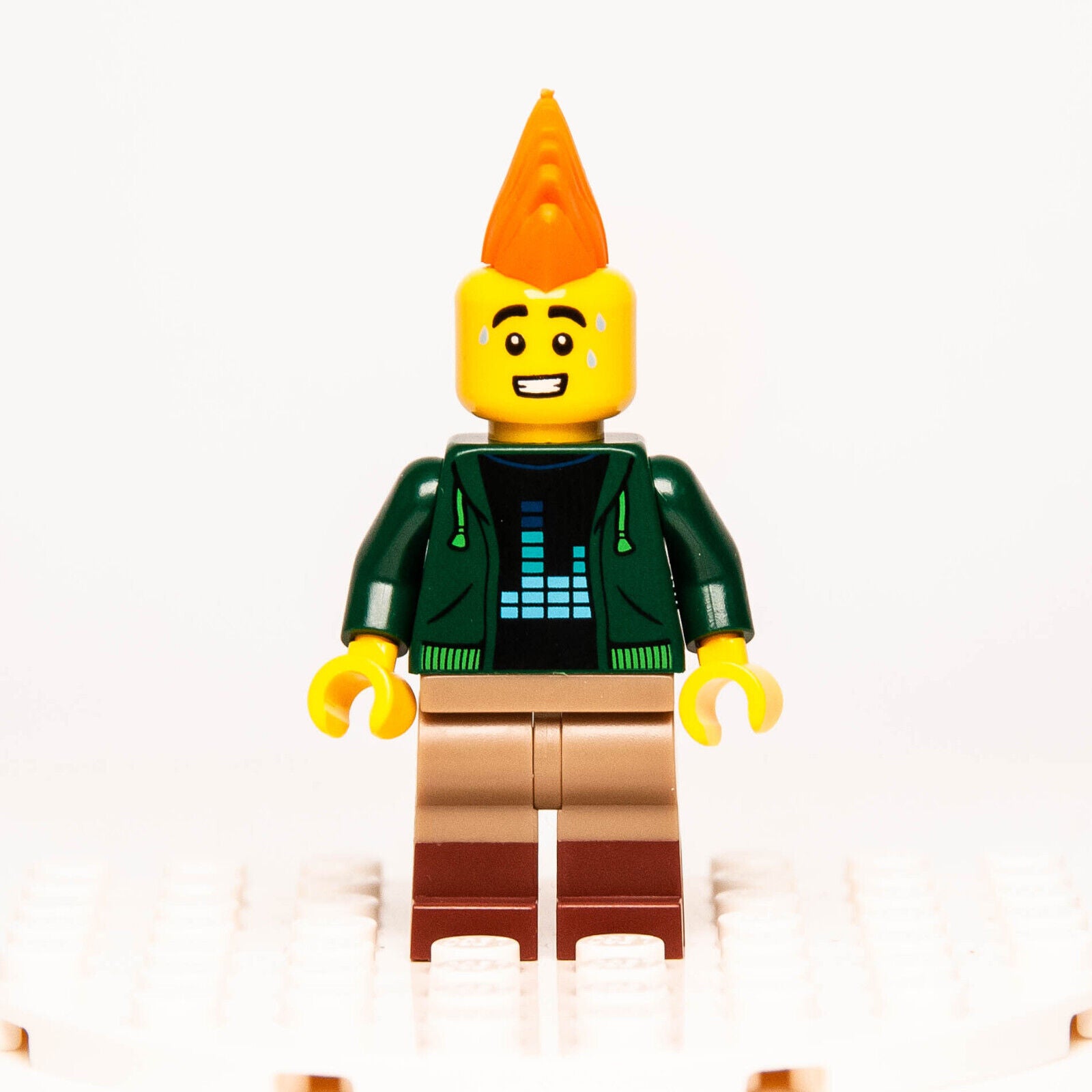 New LEGO BAM Q1 2024 Minifigure - Orange Mohawk Guy with Boom Box (cty - StudBee