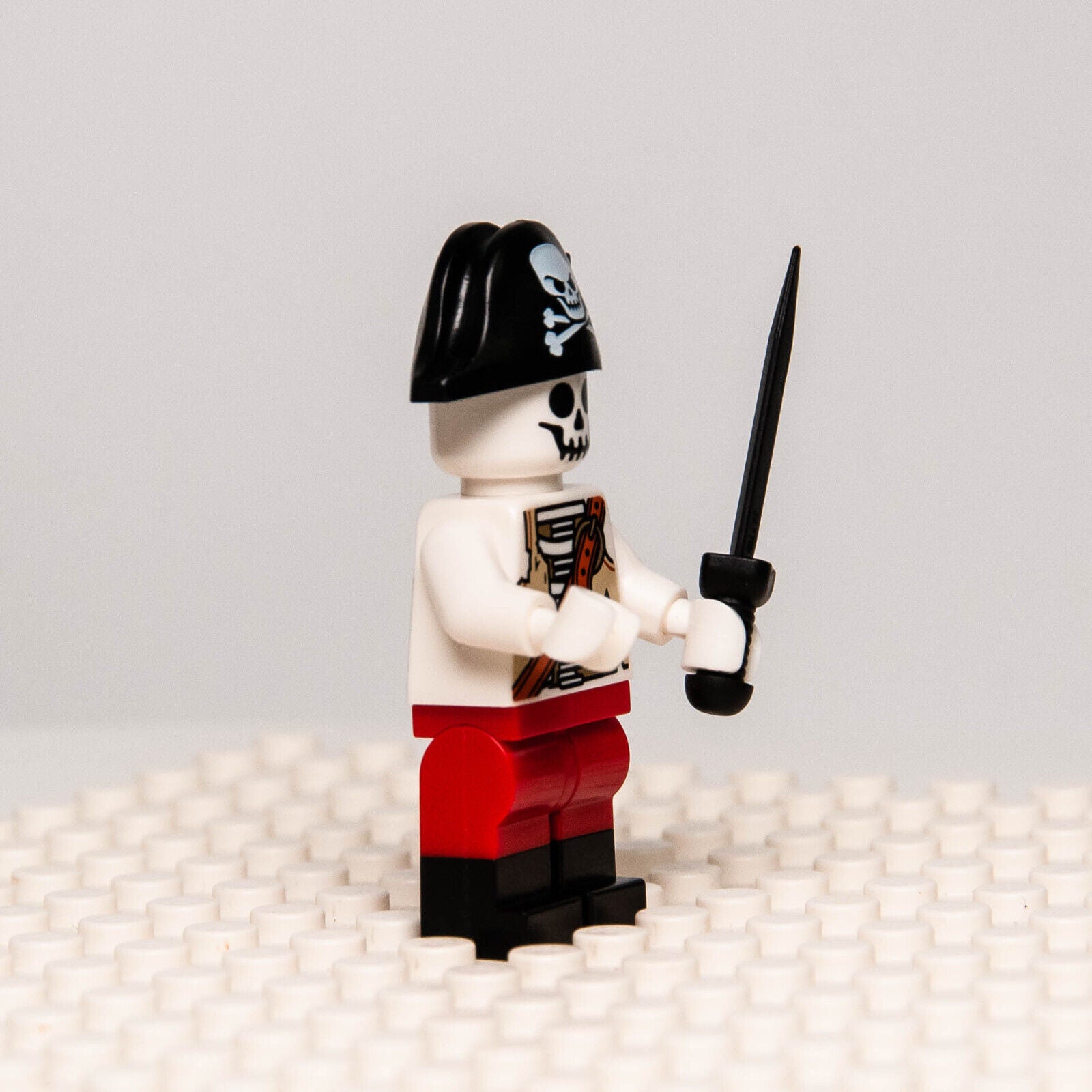 New Lego BAM 2023 Q2 Minifigure - Skeleton Pirate w/ Black Sword (pi