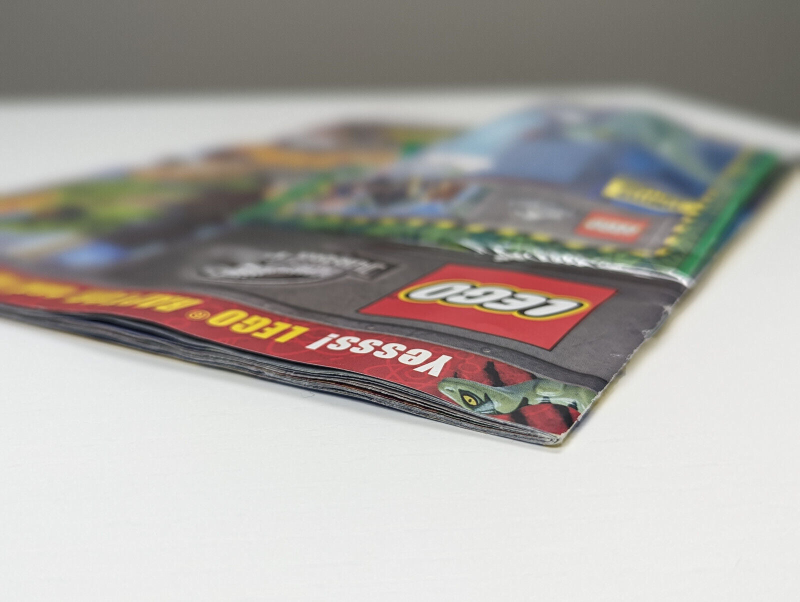 LEGO Jurassic World UK 2023 Magazine Issue 2 - Baby Raptor 122327 - StudBee