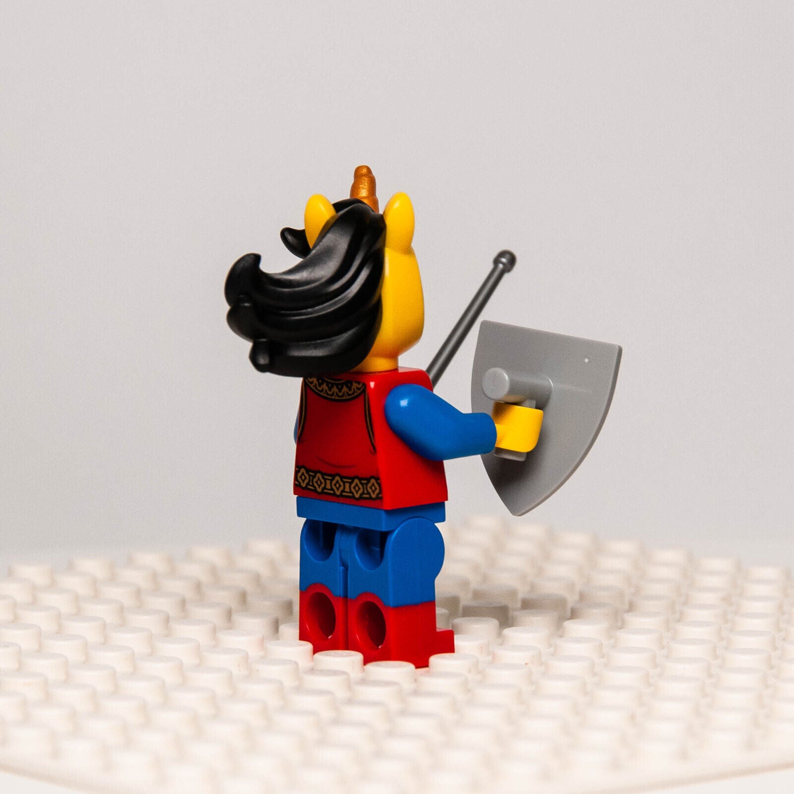 New Lego BAM 2023 Q2 Minifigure - Unicorn Lion Knight w/ Sword & Shield (cas - StudBee