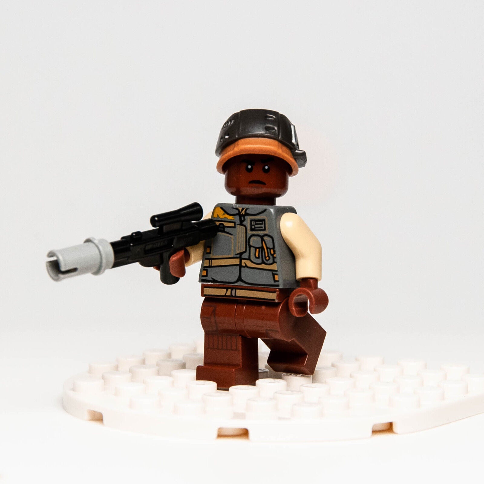 LEGO Star Wars Rogue One: Rebel Trooper Lieutenant Sefla sw0784 75153