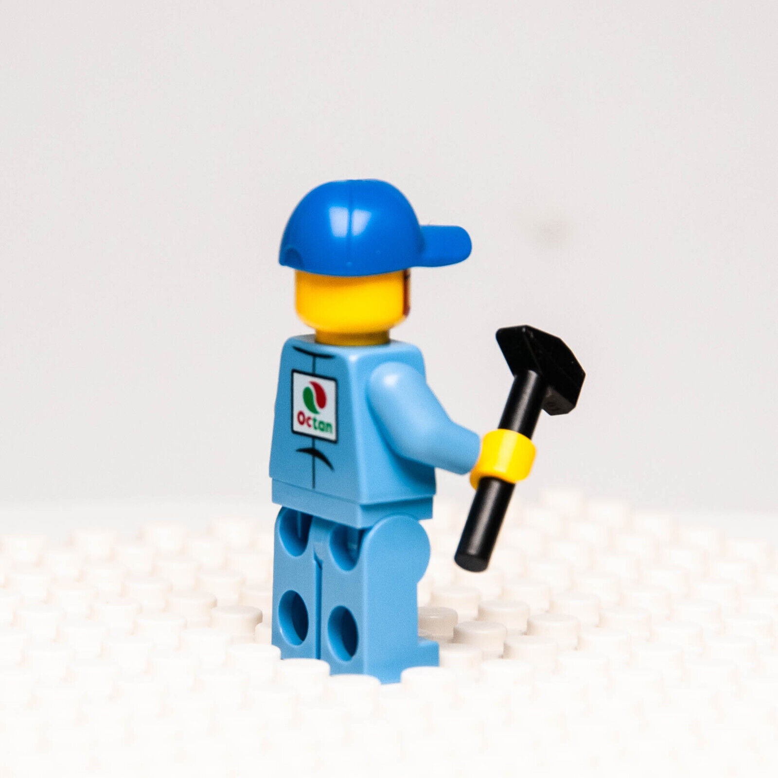 LEGO City Town Octan Minifigure Service Station Employee cty0673 60132 Uniform - StudBee