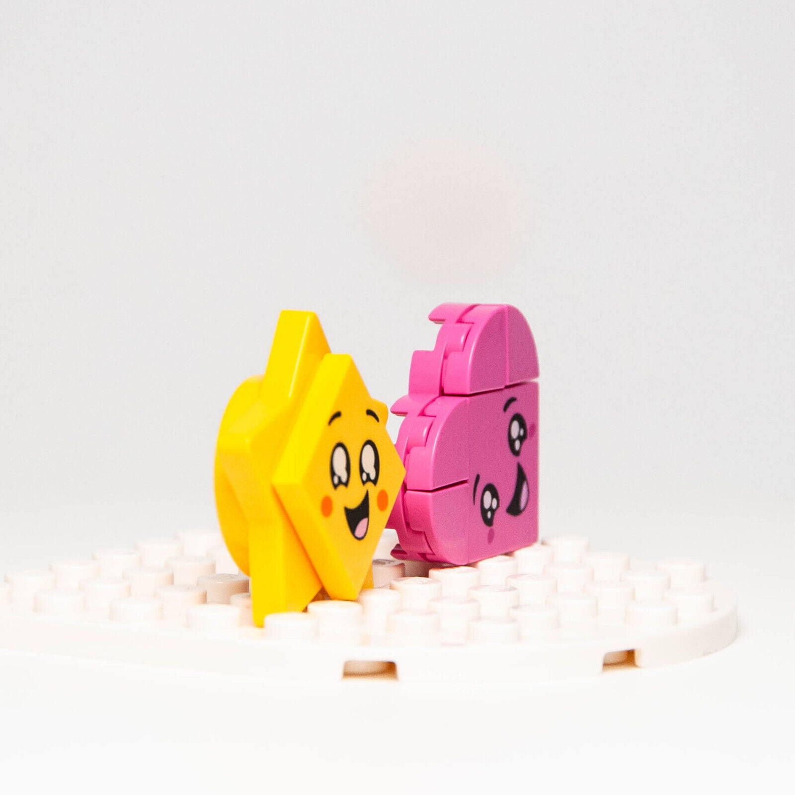 LEGO Movie 2 Minifigures -Brick Built Heart and Star 70829 70838 70830 (tlm - StudBee