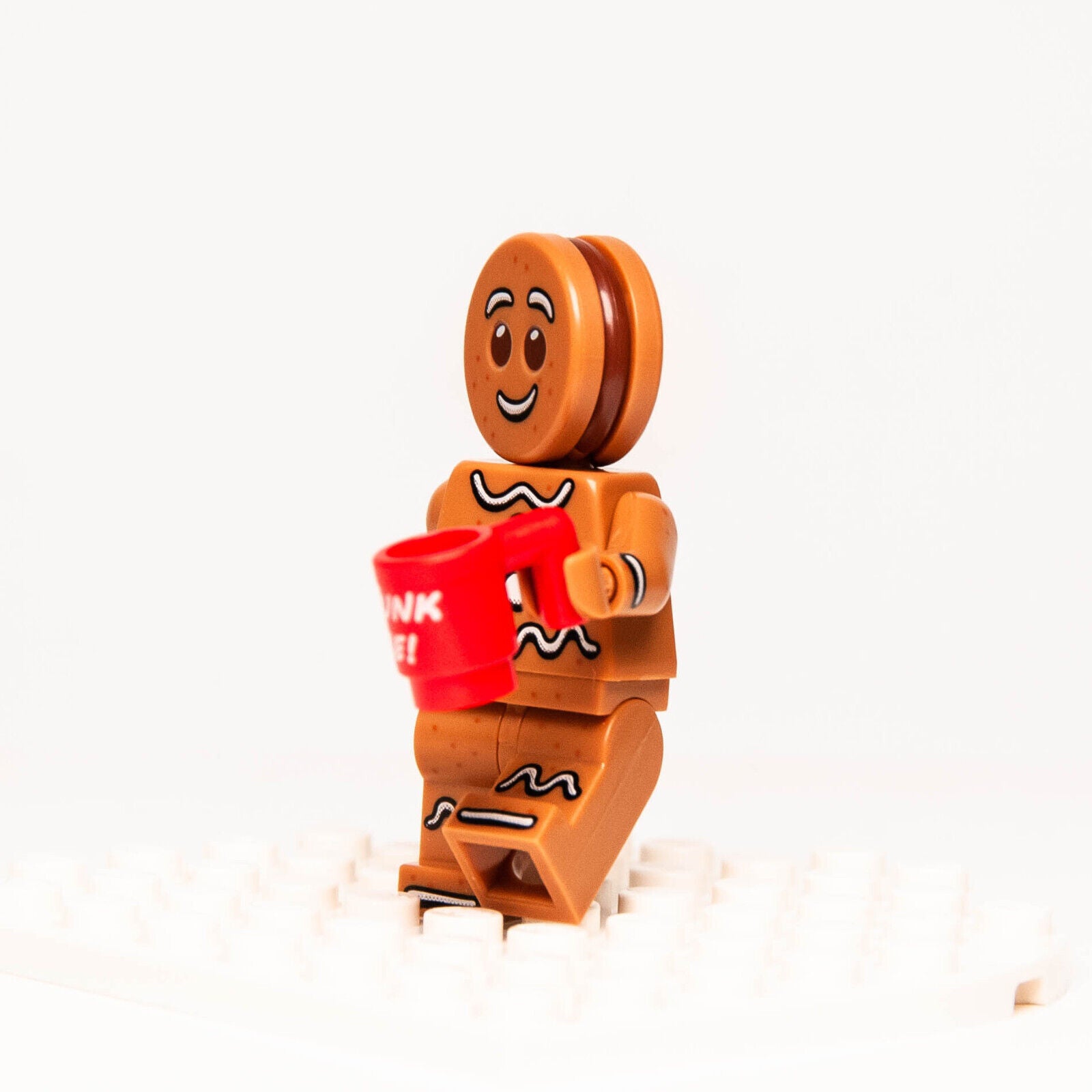 LEGO CMF Minifigure 71002 Series 11 - Gingerbread Man Christmas(col11-6) col168 - StudBee