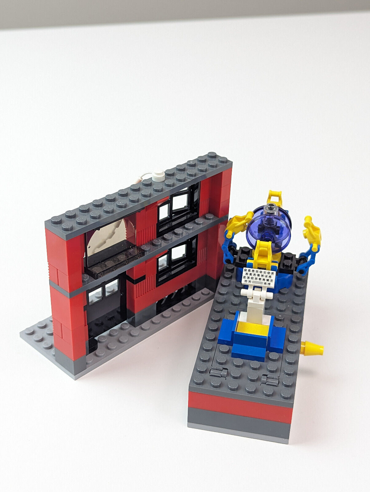 Lego 4857 Spider-Man 2 Doc Ock's Fusion Lab - Complete, Instructions New Sticker - StudBee