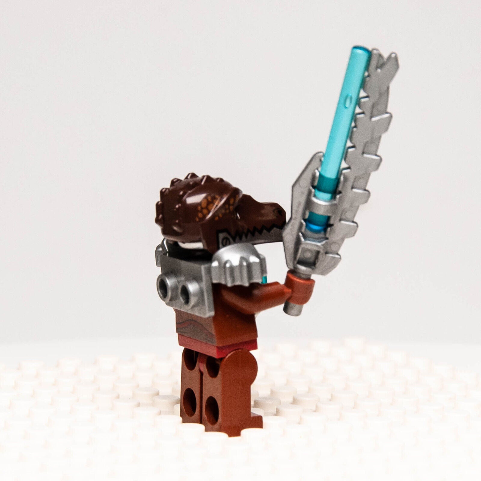 LEGO Chima Minifigure - Crug in Silver Heavy Armor (loc094) LOC391406 - StudBee