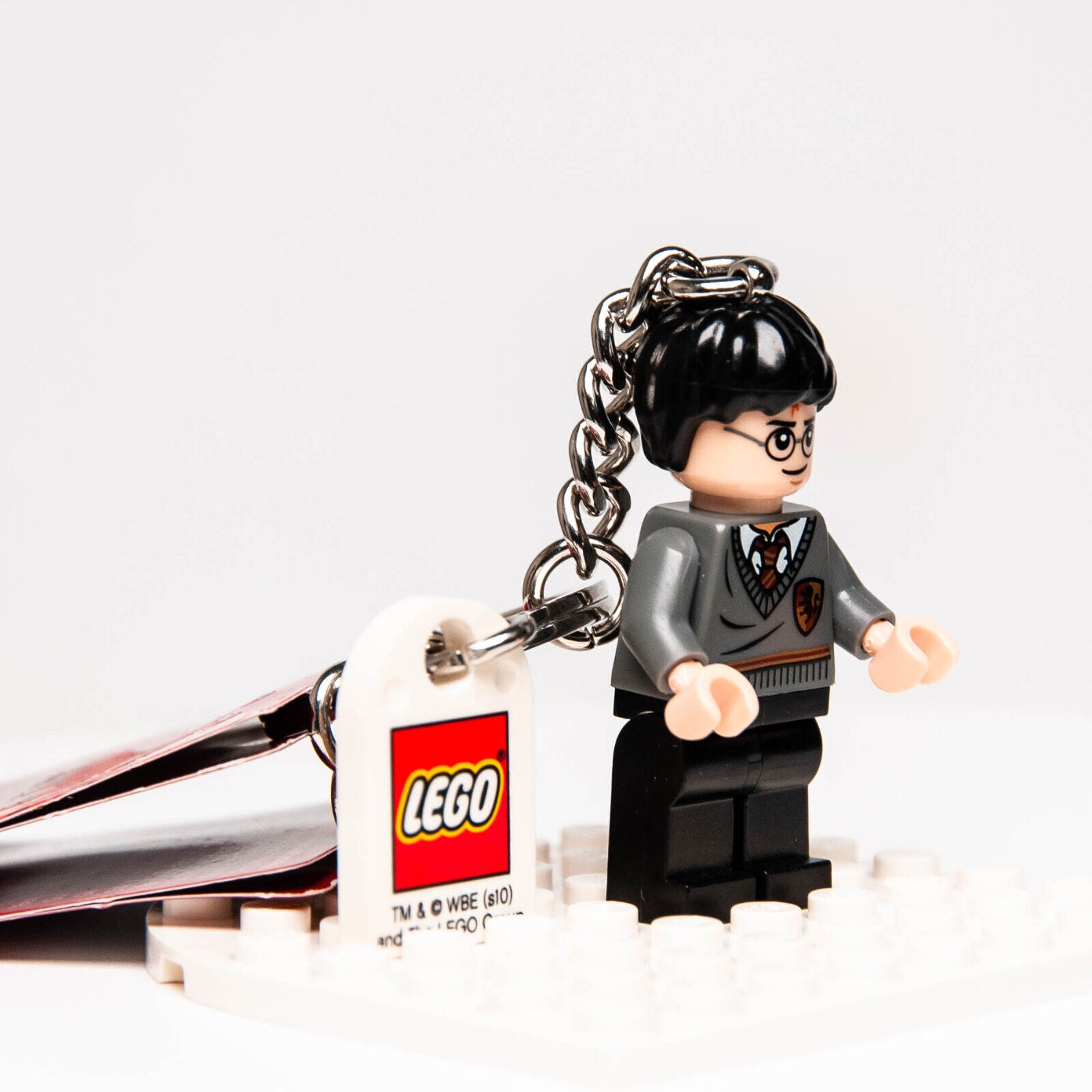NEW Lego Minifigure Key Chain - Harry Potter Gryffindor Crest - 852954 (hp094) - StudBee