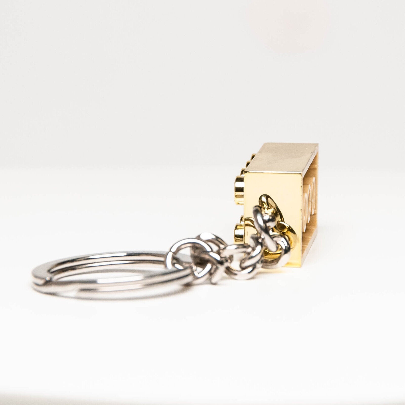 Lego Chrome Gold 2x4 Brick Keychain -  2009 (852445b) Masters - StudBee