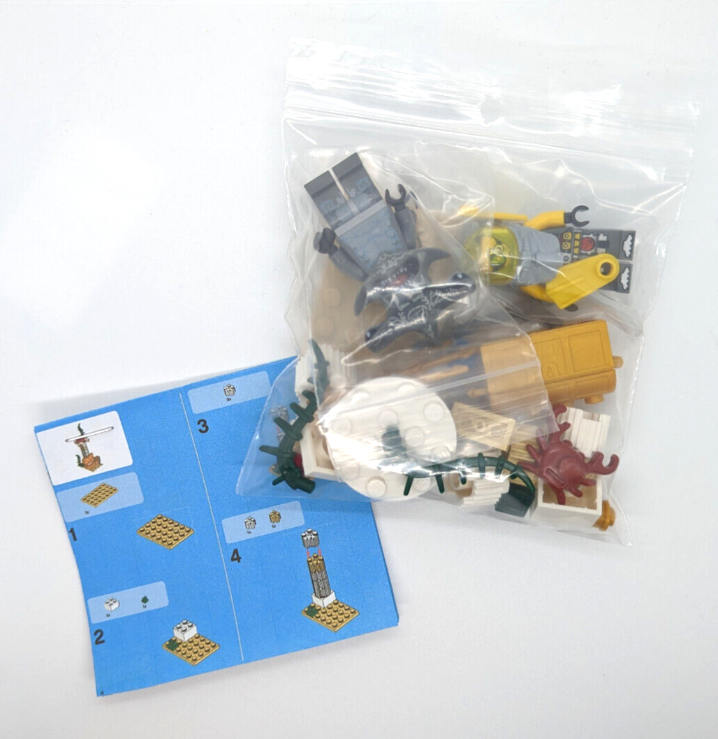 LEGO Atlantis Deep Sea: Hammerhead, Diver & Gold Breastplate Treasure 7984 (atl - StudBee