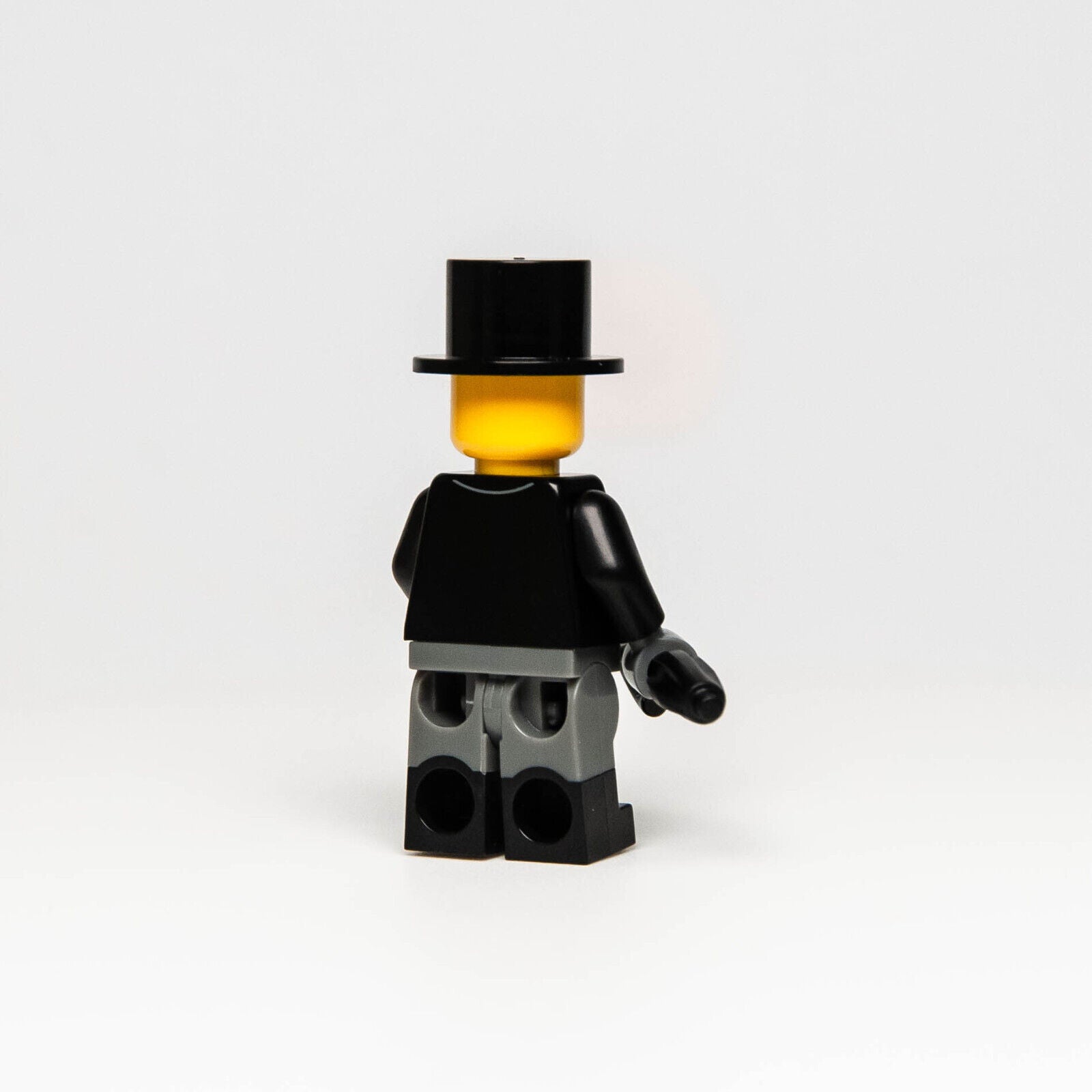 New LEGO 2023 BAM Minifigure - True Gentleman Suit, Top Hat & Umbrella (cty - StudBee
