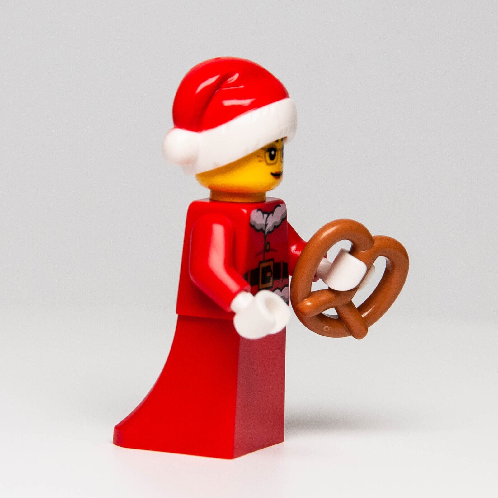 New Lego Holiday (BAM )Christmas Minifigure - Mrs. Claus w/ Pretzel 2022 - StudBee