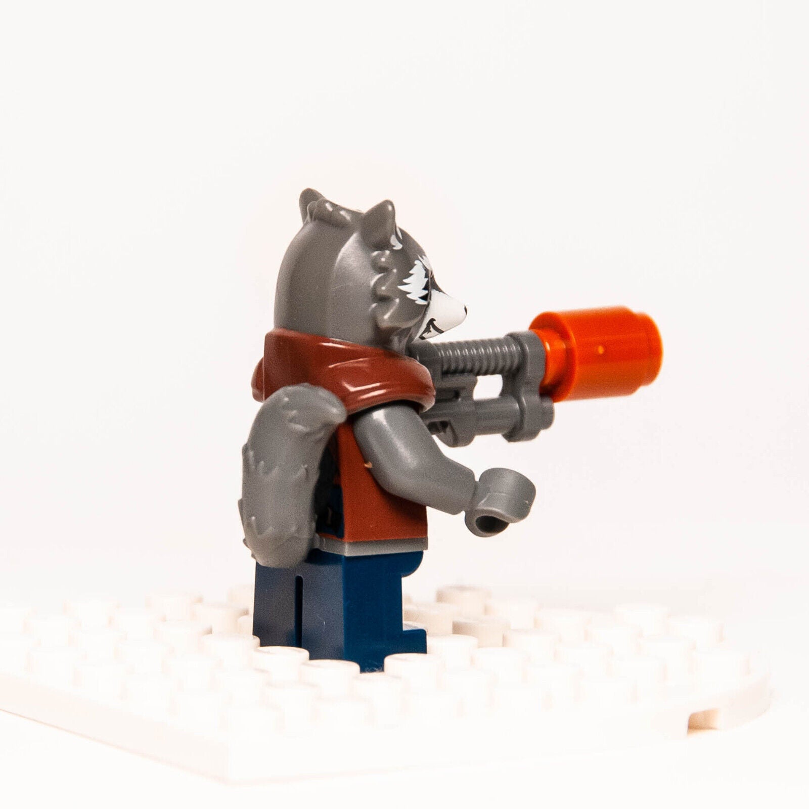 Lego Guardians of the Galaxy Minifigure - Rocket Racoon w Gun (sh384) 76102 - StudBee