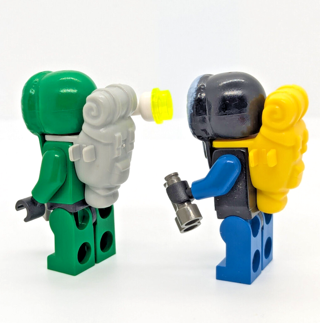 LEGO Arctic Minifigure Lot & Polar Bear - Outpost - 6520 (arc003 arc008 (brr