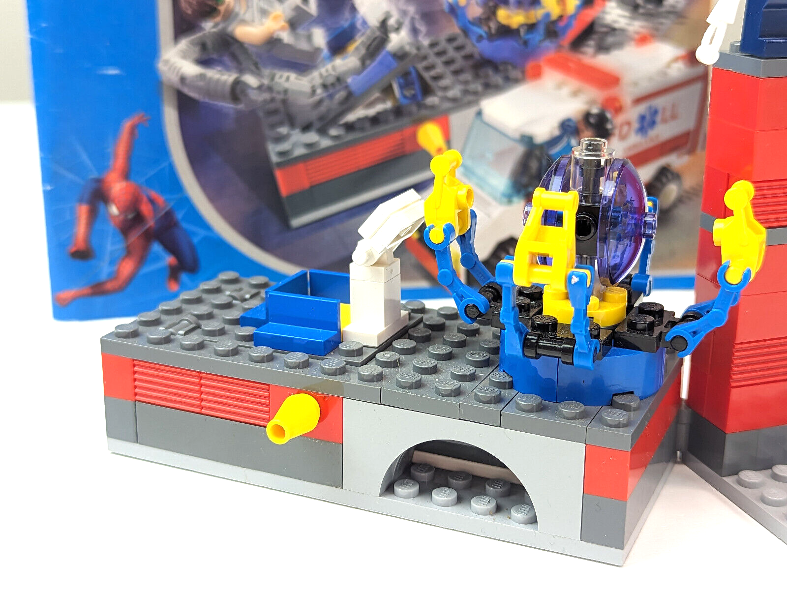 Lego 4857 Spider-Man 2 Doc Ock's Fusion Lab - Complete, Instructions New Sticker - StudBee