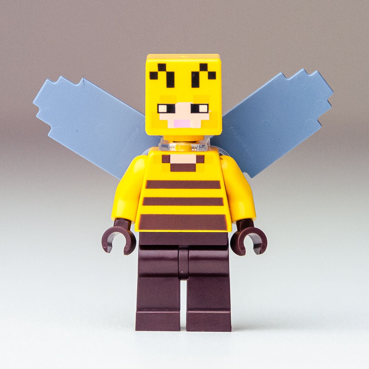 New LEGO Beekeeper Minifigure - The Bee Farm - 21165 (min091) - StudBee