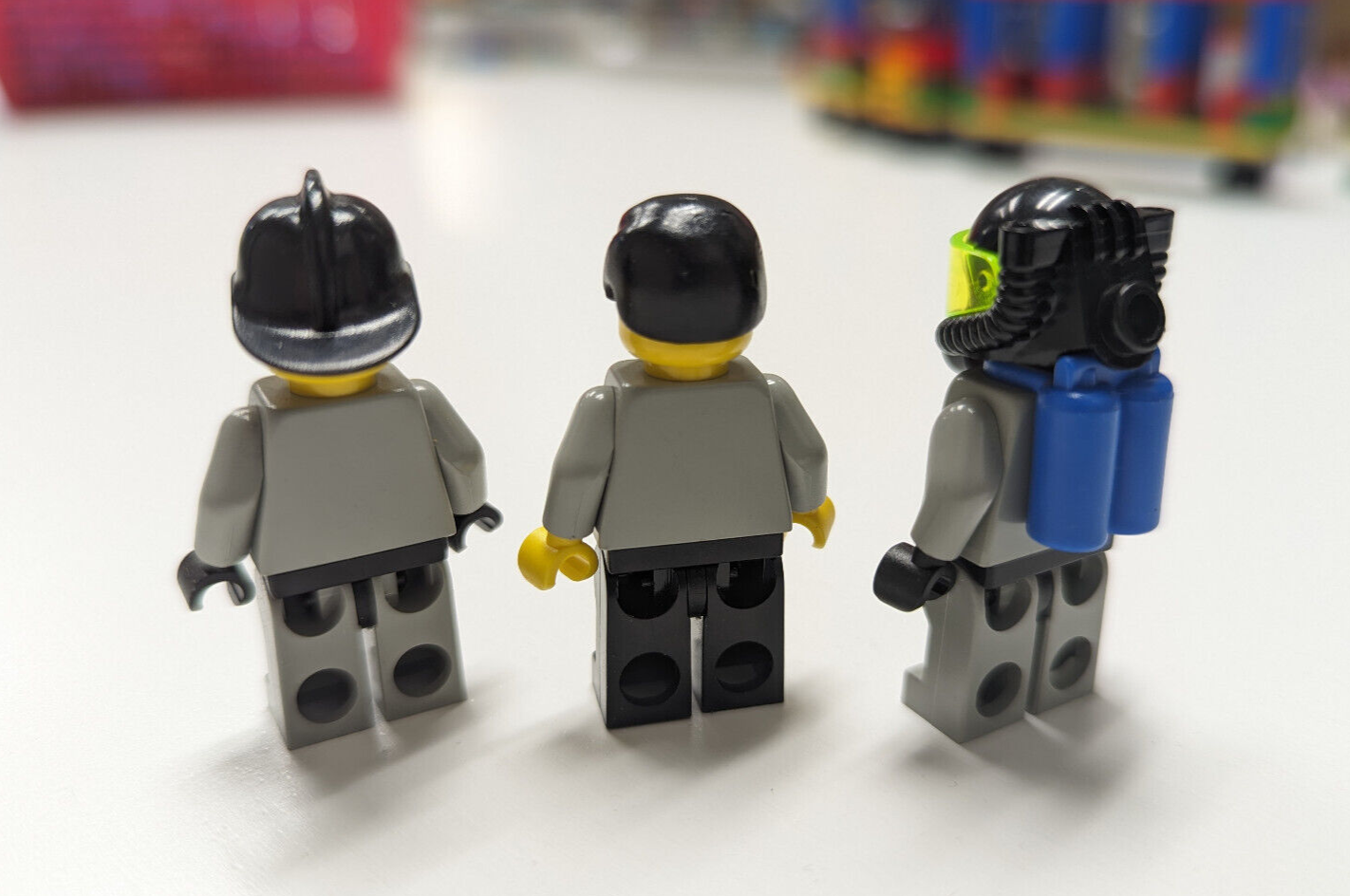 Minifigure Lot & Instructions for 6477 LEGO Town Fire Fighter's Lift Truck - StudBee
