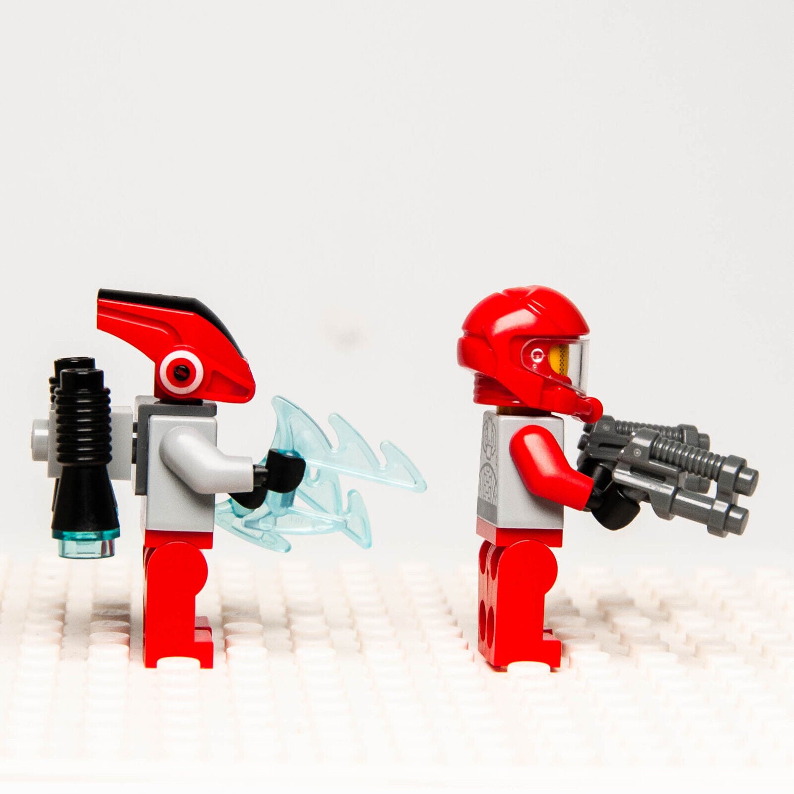 LEGO Galaxy Squad Space - Billy Starbeam & Red Robot Sidekick 70702 (gs005 gs006 - StudBee