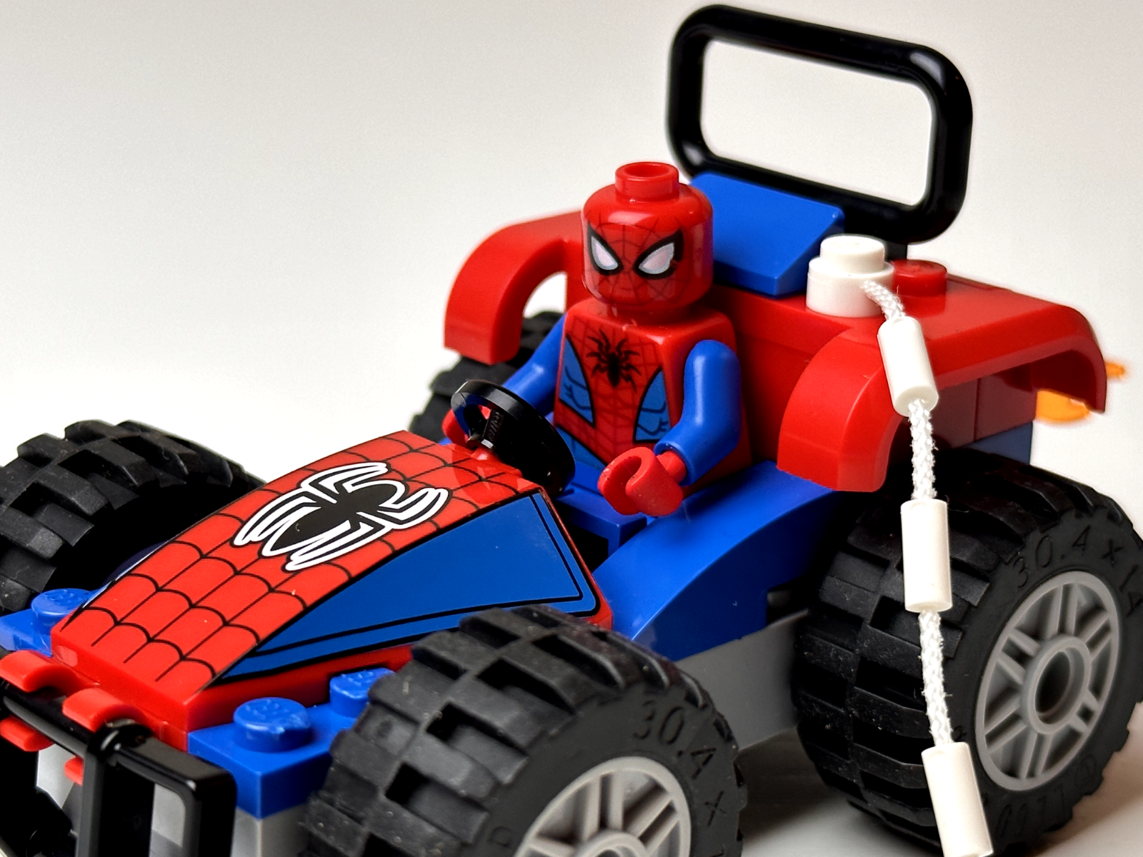 Lego 76133 Spider-Man Car Chase - Complete with Box & Manual - StudBee