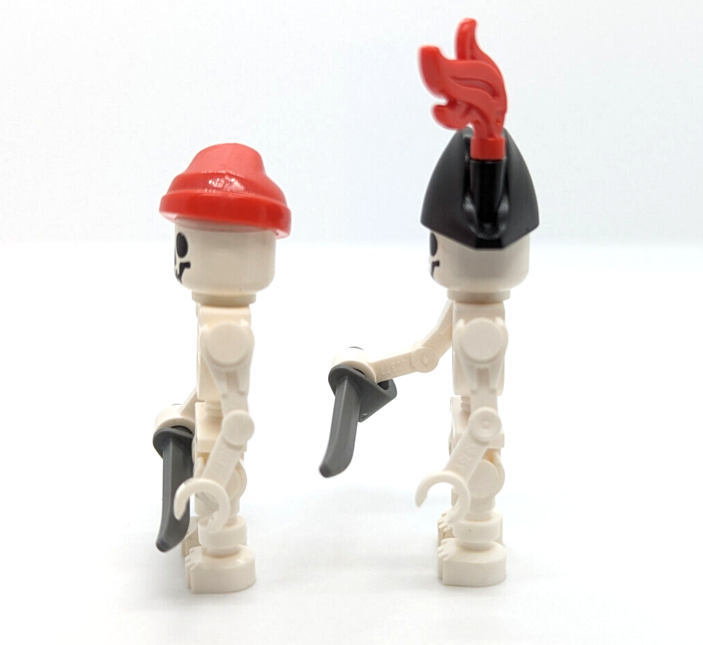 (Lot of 2) LEGO Dacta Fantasy Era Minifigure Pirate Skeleton (gen036 gen037) (pi