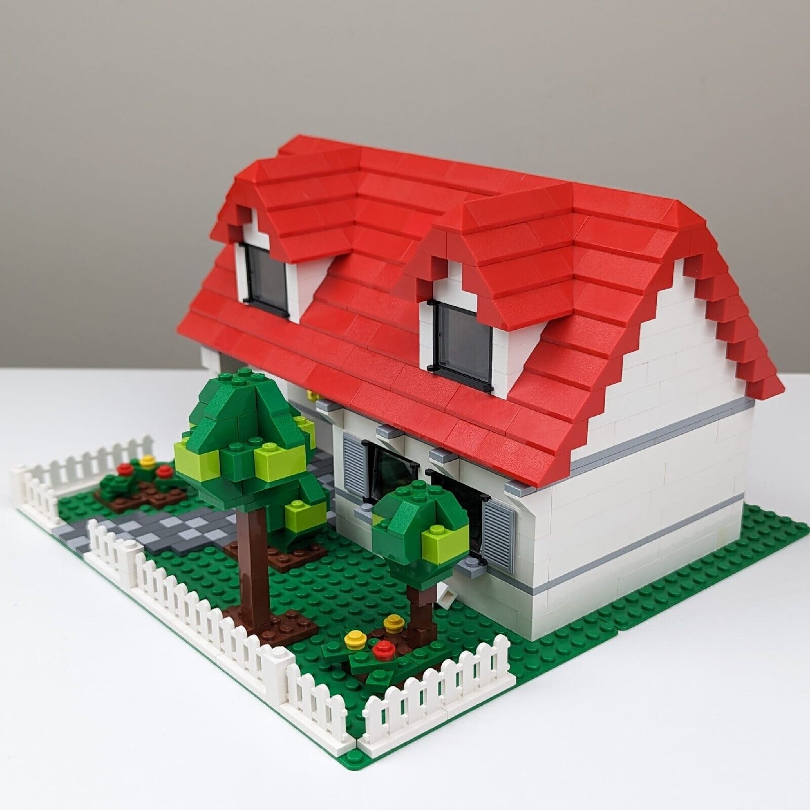 LEGO 4886 Building Bonanza House, 3-in-1 Creator Set, 100% Complete with Manual - StudBee