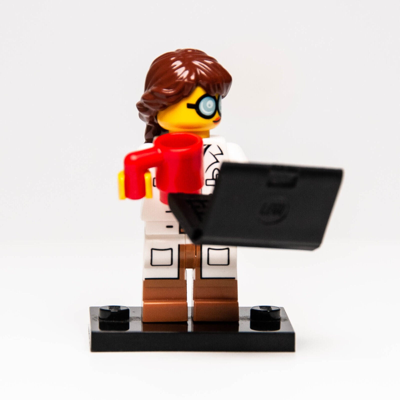 LEGO Ninjago CMF Minifigure: GPL Tech Labcoat, Batman Shirt (coltlnm-18) 71019 - StudBee