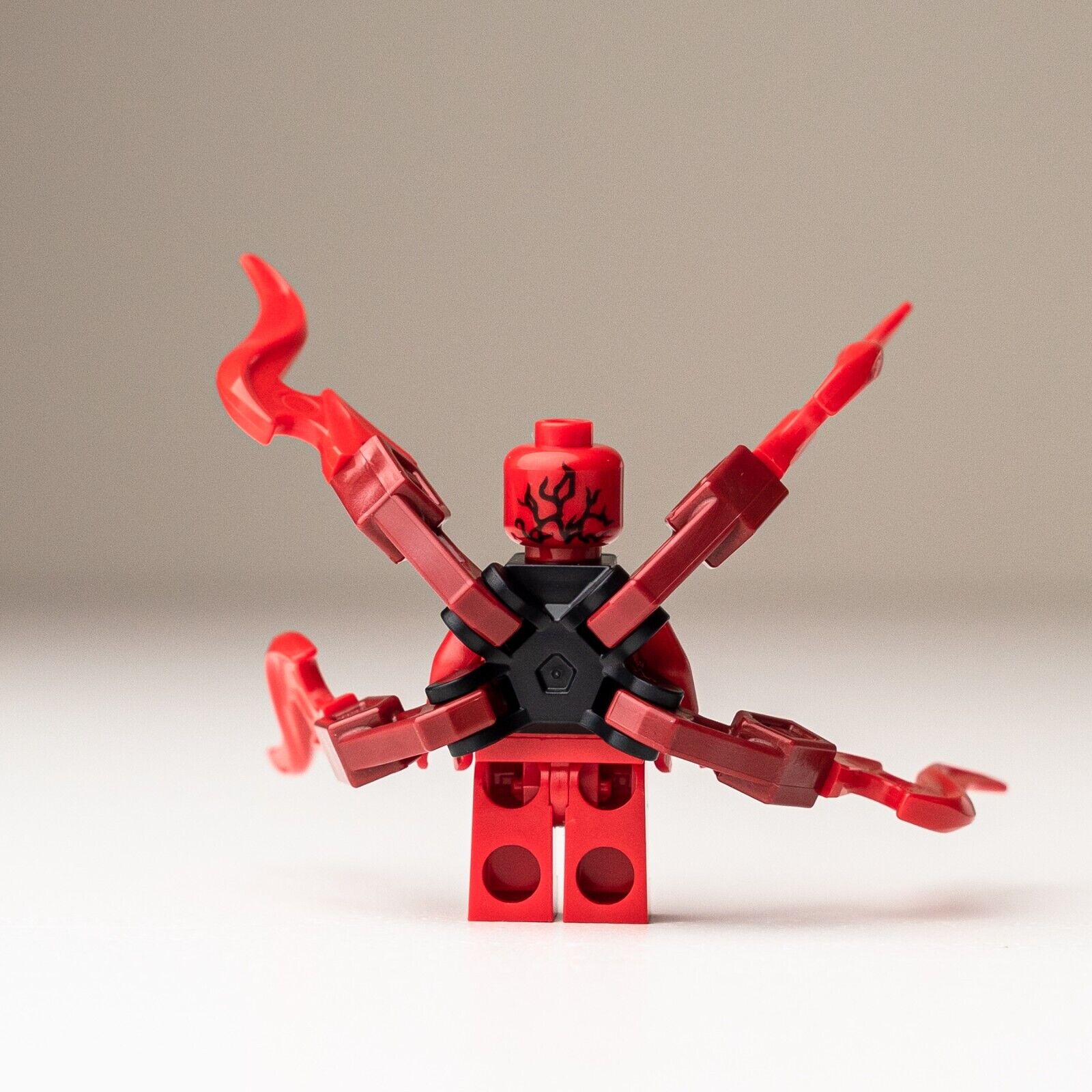 New LEGO Carnage - Medium Appendages Minifigure - 76173 (sh683) - StudBee