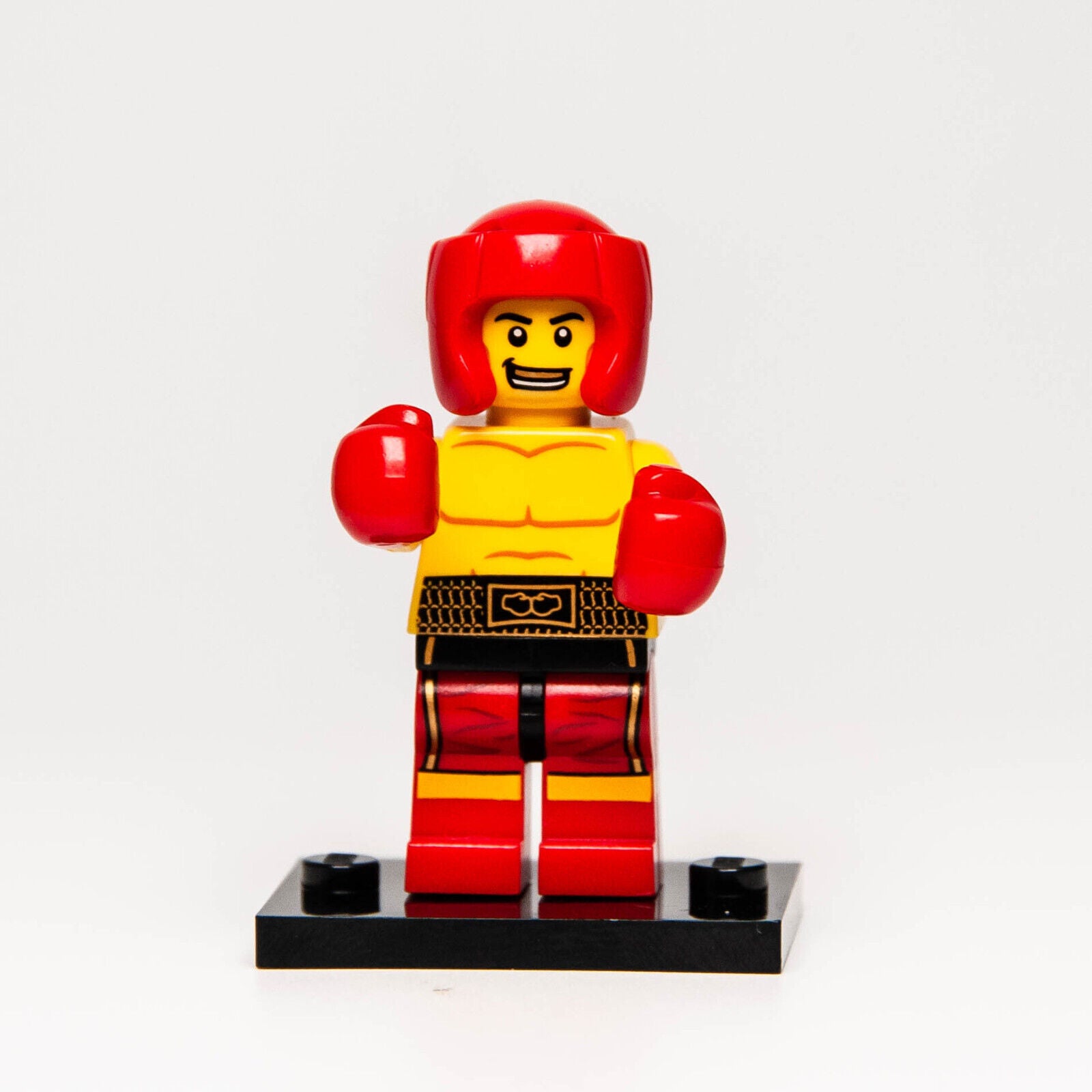 LEGO CMF 8805 Series 5 Minifigure - Boxer with Stand (col05-13) col077 - StudBee