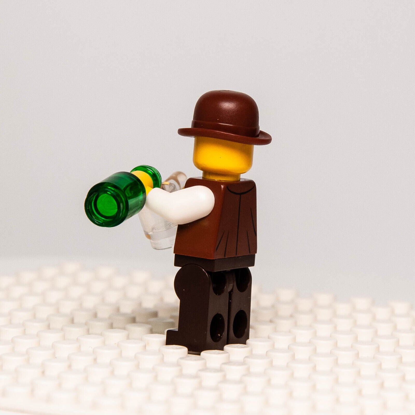 The LEGO Movie Minifigure - Sudds Backwash (tlm036) -  70812 Western Bartender - StudBee