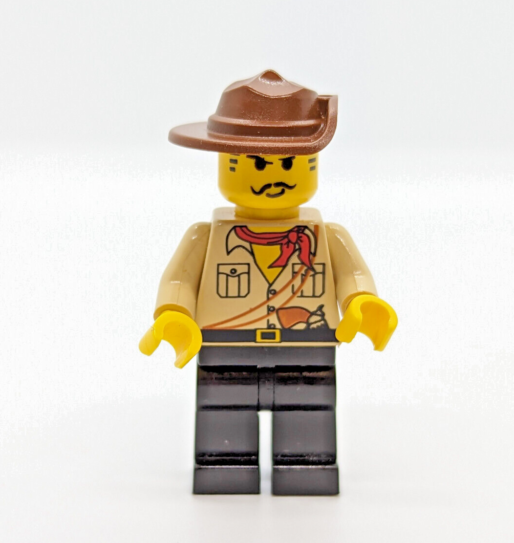 LEGO Adventurers Desert Minifigure Johnny Thunder, Hieroglyphs Map (adv010) 5988 - StudBee