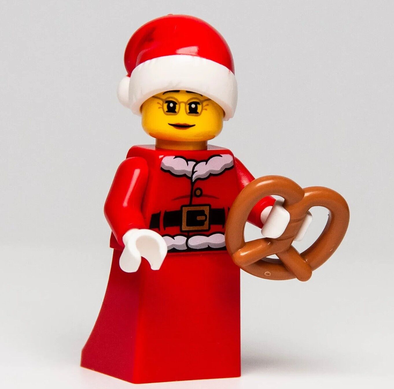 New Lego Holiday (BAM )Christmas Minifigure - Mrs. Claus w/ Pretzel 2022 - StudBee
