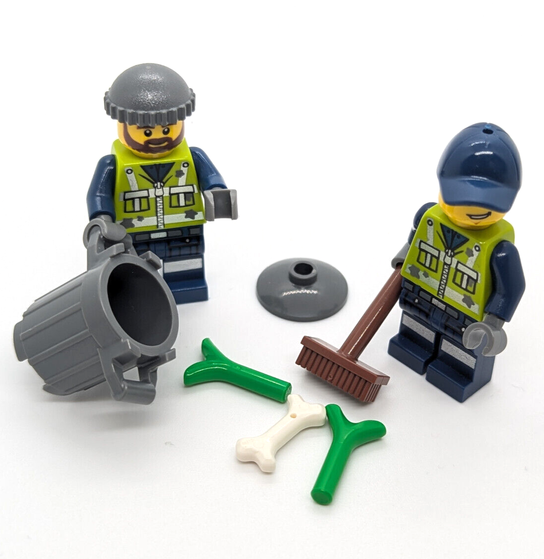 LEGO Movie Minifigure Lot: Garbage Man Dan & Grant 70805 Trash Chomper (tlm049 - StudBee