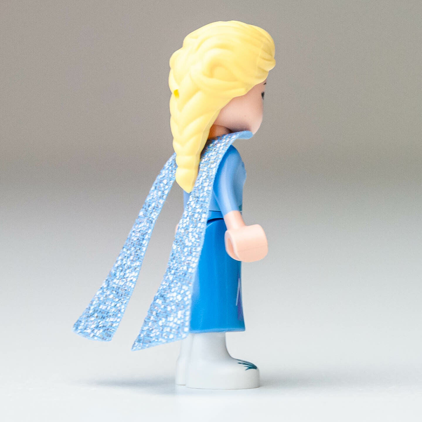 New LEGO Elsa - Glitter Cape Minifigure - Elsa's Jewelry Box Creation - (dp069) - StudBee
