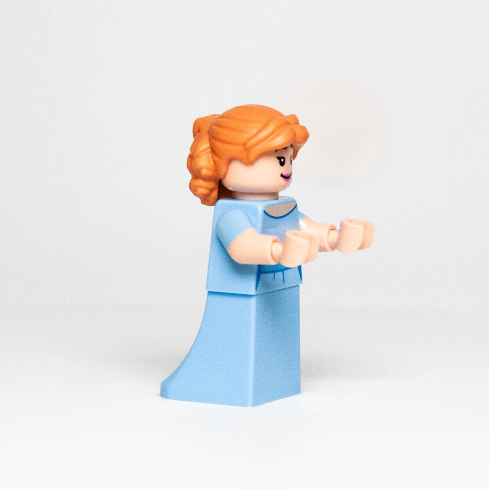 New LEGO Disney Minifigure- Wendy Darling (dis139) 43232 Peter Pan Flight London