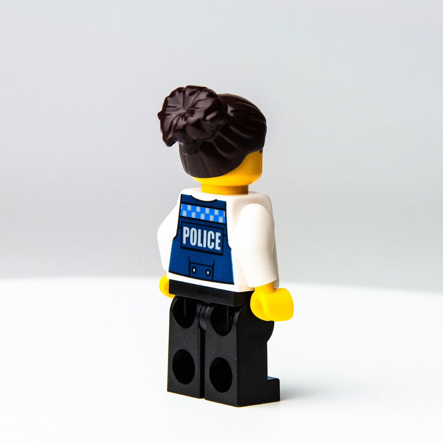 NEW Officer Gracie Goodhart - Police Mobile Command Truck  cty1365 LEGO Minifig - StudBee
