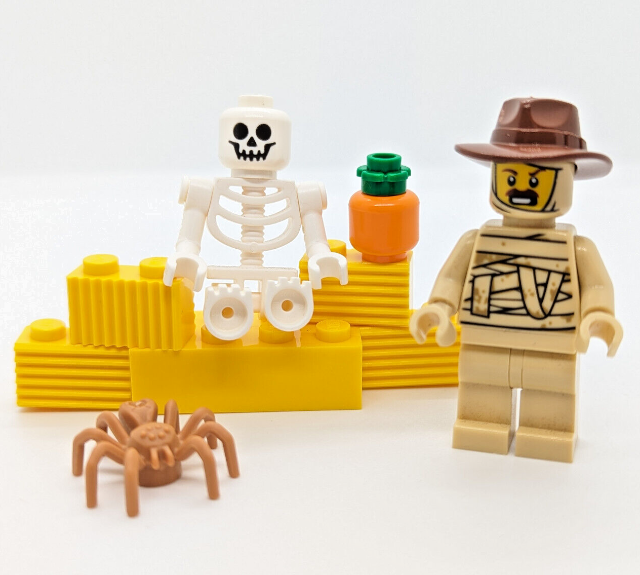 LEGO Halloween Fall Hayride Minifigs - Tractor Driver Mummy Costume 40423 hol208 - StudBee