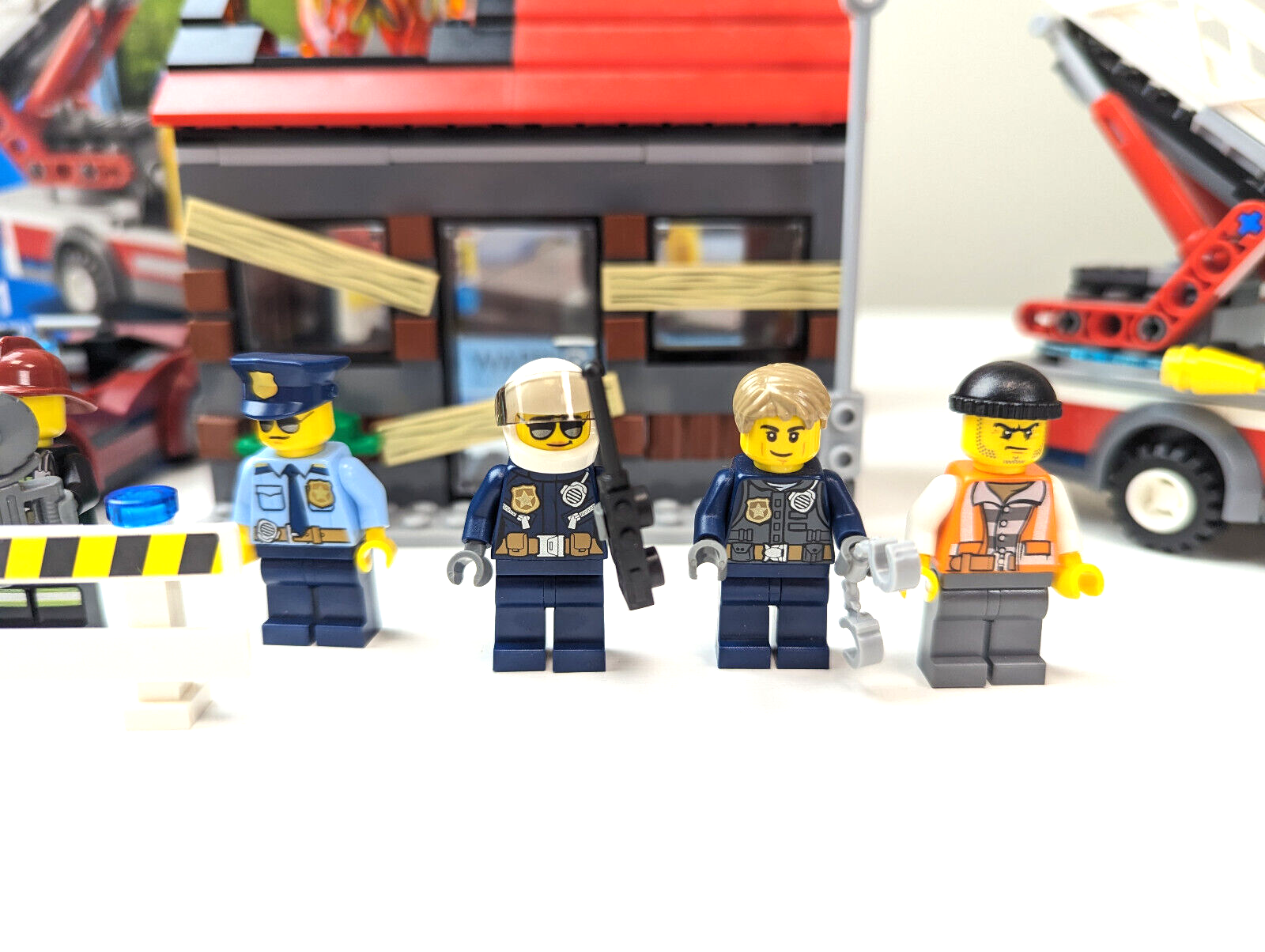 LEGO City Police Lot: 60003 Fire Emergency & 60138  High-Speed Chase - StudBee