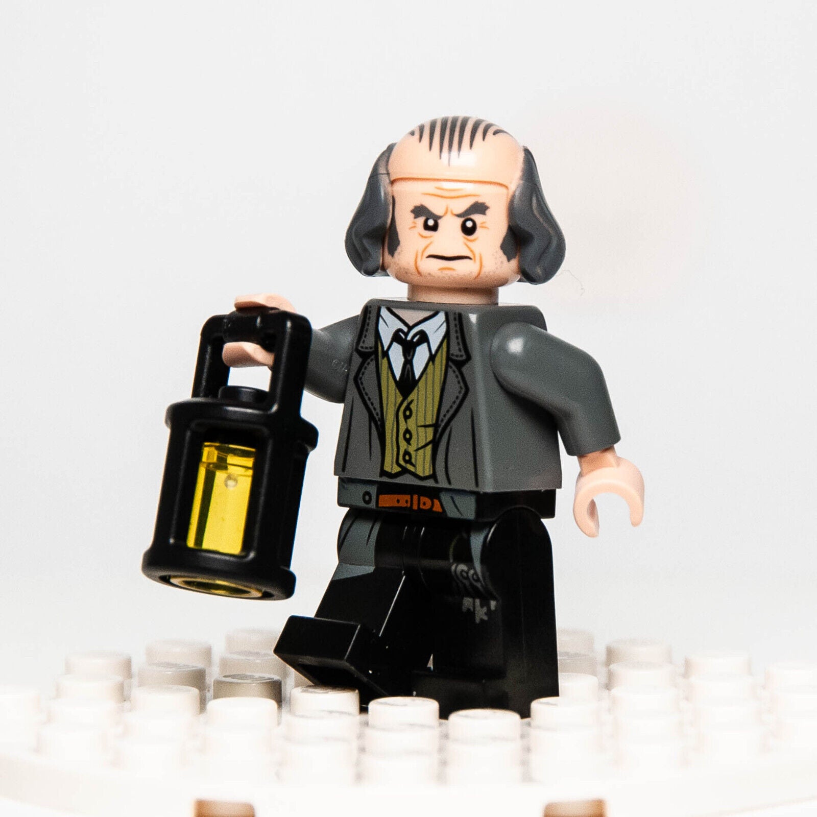 LEGO Harry Potter Minifigure - Argus Filch (hp140) 75954 Whomping Willow - StudBee