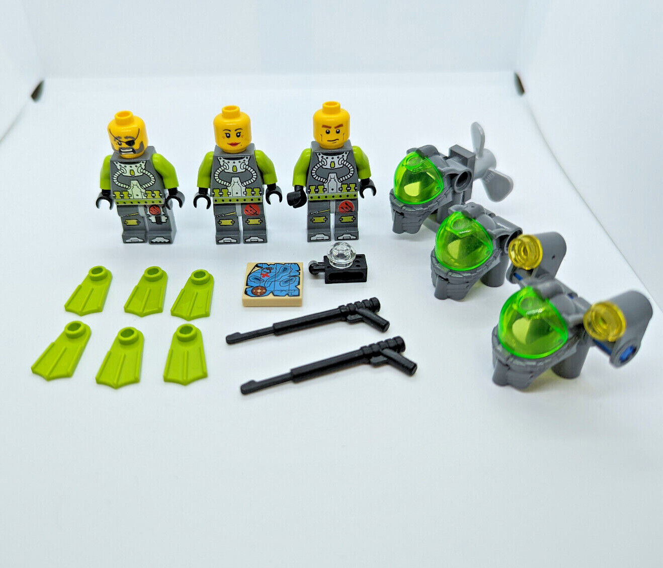 LOT Lego Atlantis Divers w/ Spear Guns, Camera, & Flippers Minifigure 8078 (atl - StudBee