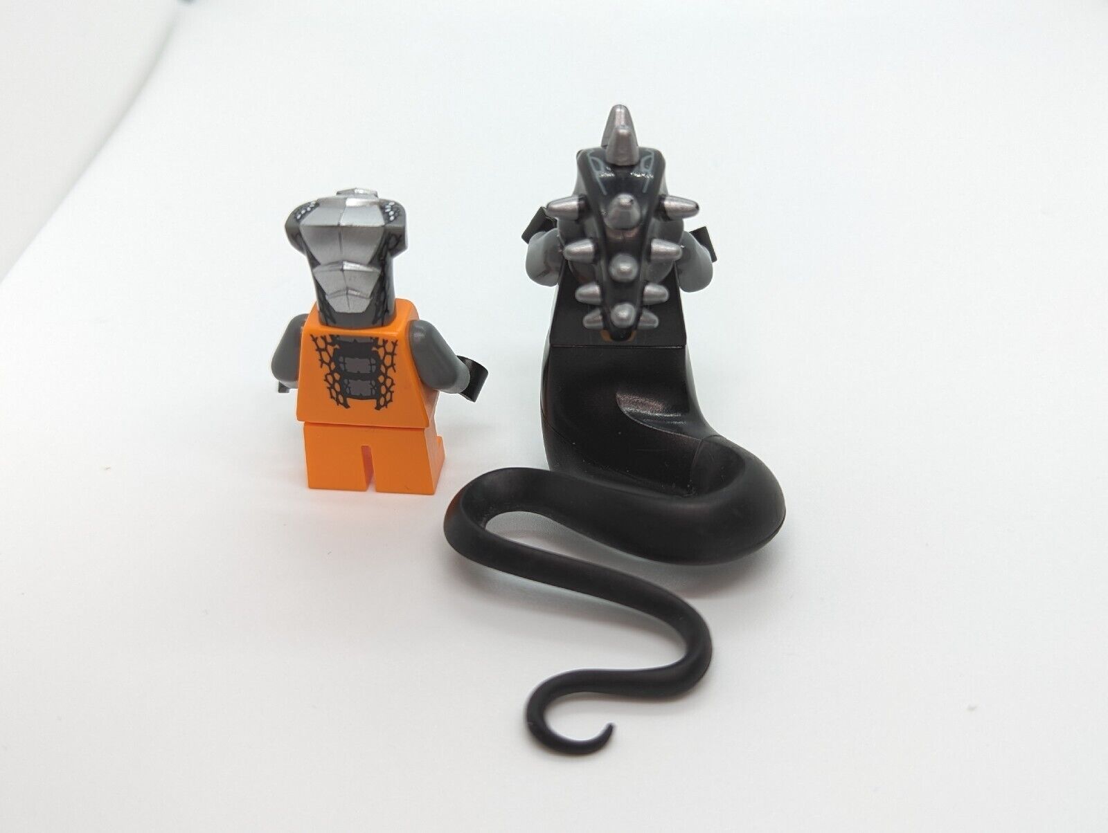 LEGO Skalidor & Chokun Minifigure Ninjago Rise of Snakes 9450 With Wea