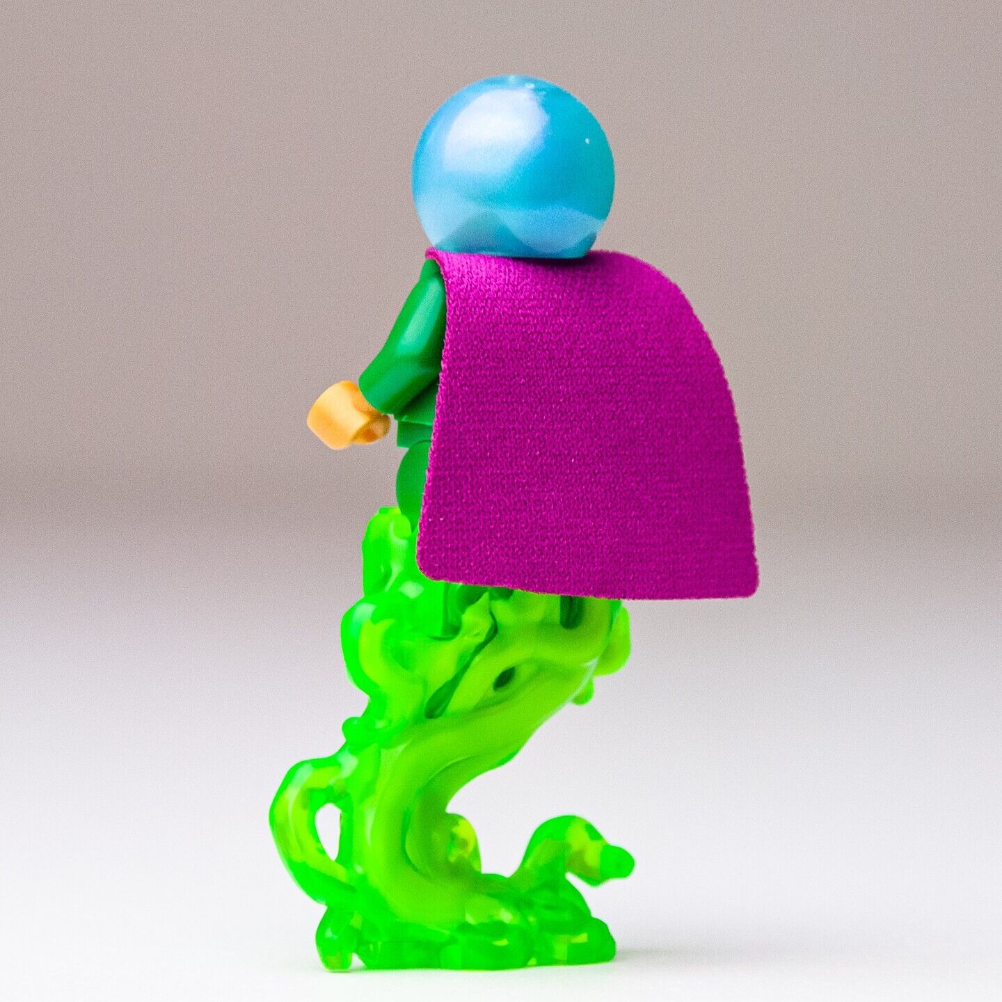 New LEGO Minifigure - Mysterio Light Gray Head - Marvel Spider Man 76174 (sh681) - StudBee