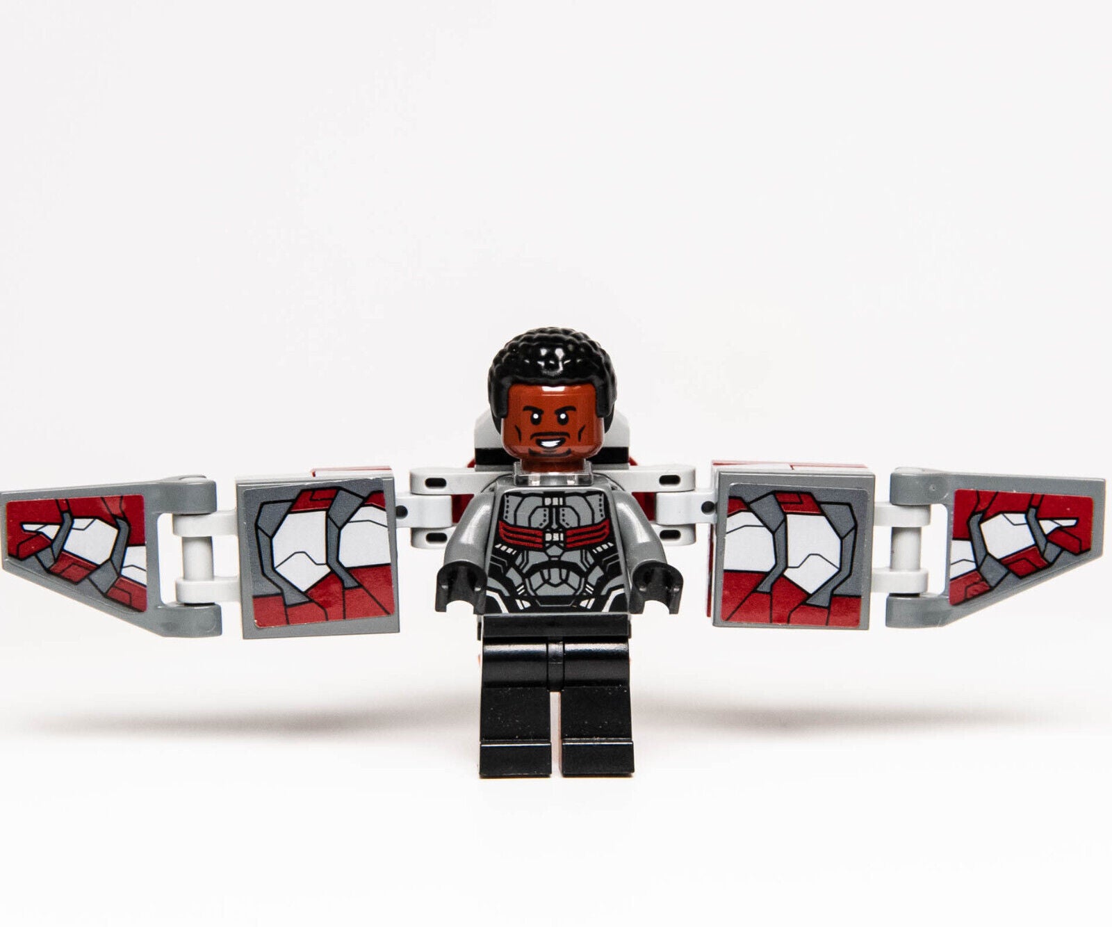 LEGO Avengers Minifigure - Falcon with Wings (sh503) 76104 - StudBee
