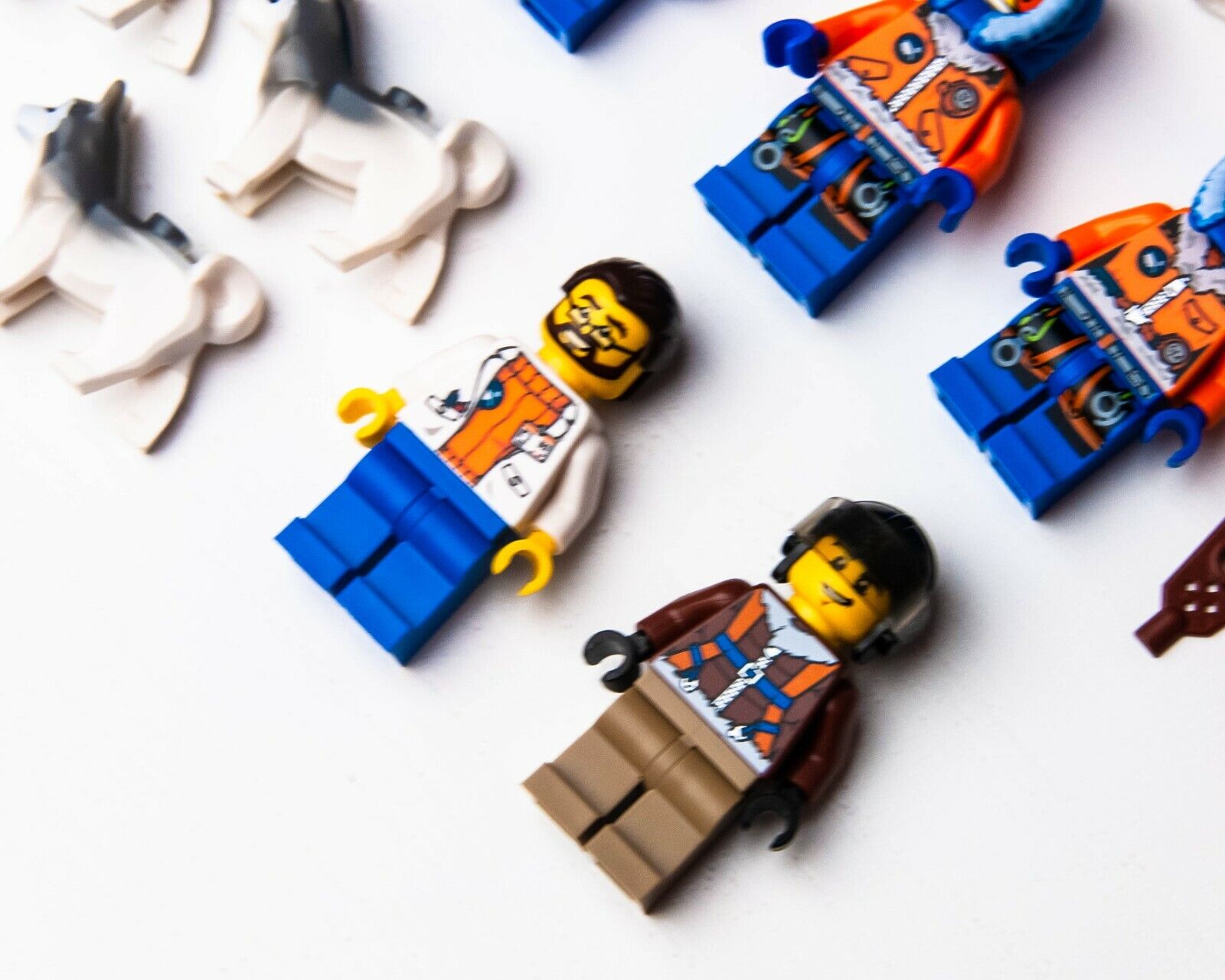 LEGO Arctic Minifigure Lot - Polar Bear Husky Dogs - Base Camp - 60036 (brr - StudBee