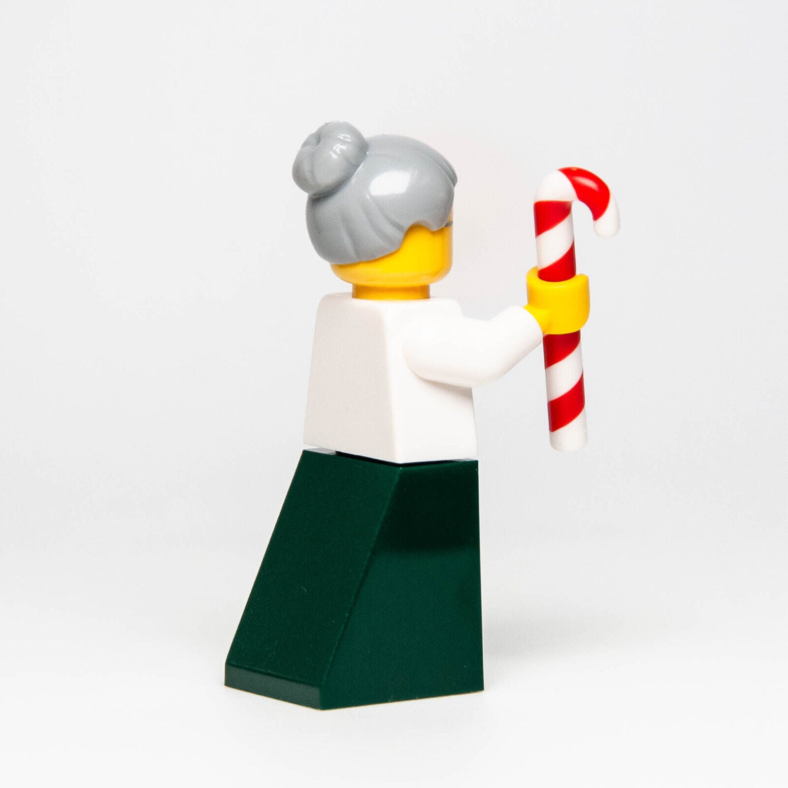 New LEGO 2018 BAM Minifigure: Mrs. Claus Dark Green Skirt & Candy Cane (hol241) - StudBee