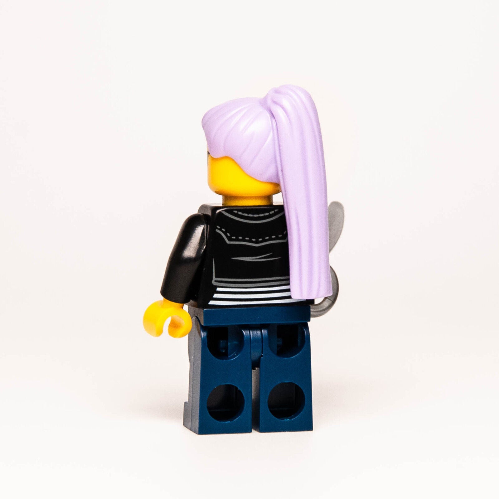 New LEGO BAM 2024 Minifigure - Female Hairdresser Stylist Long Lavender Ponytail - StudBee