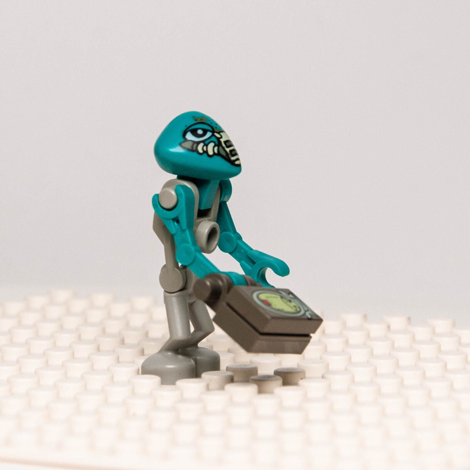 LEGO Space Life on Mars minifigure - POLLUX Martian (lom010) 7316 - StudBee